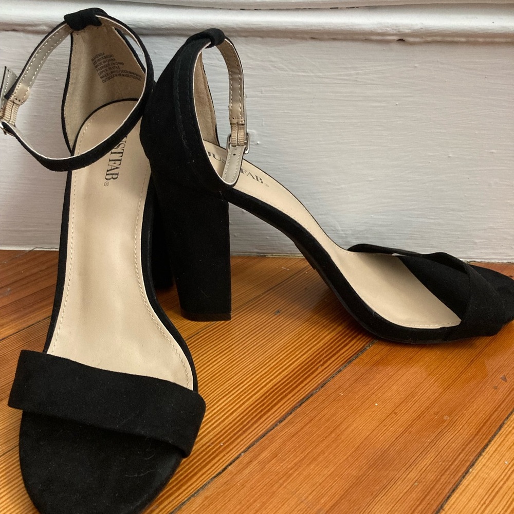 Black block heel sandal
